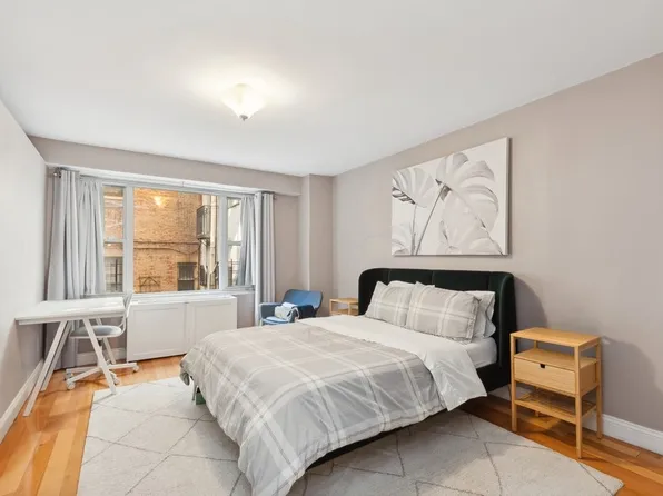 310 Lexington Avenue 2D image 3 of 10