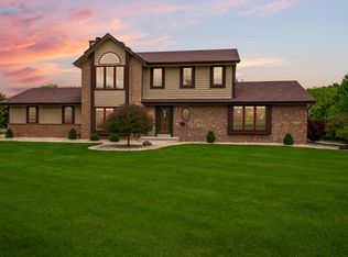 3961 Sunset Hill Rd, Hubertus, WI 53033