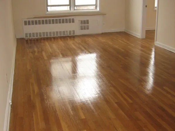 66-10 Yellowstone Boulevard image 1 of 10