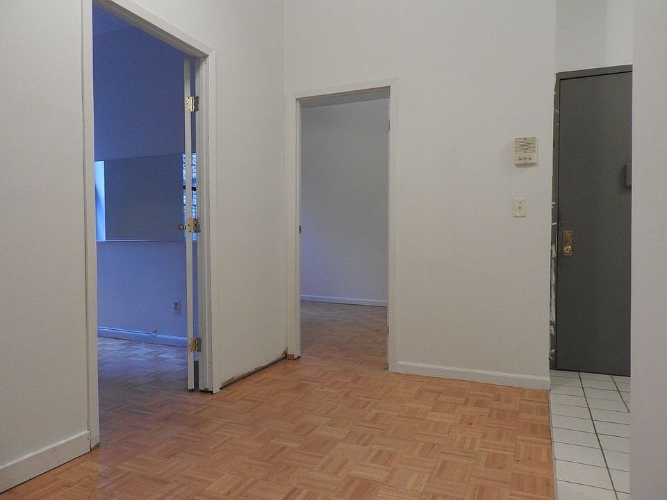 1st image of 58 W 48th St #3