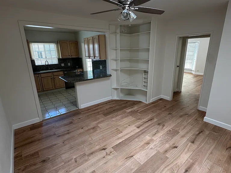 8060 Altavan Ave — Photo 13