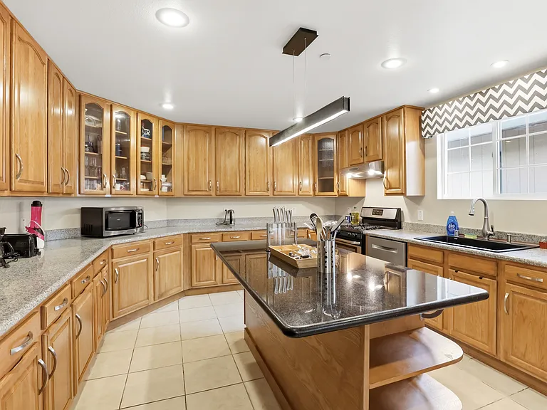 609 Stanford Ave — Photo 29