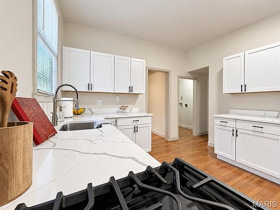 3rd image of 4805 Goethe Ave
