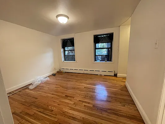 Rented by Bedford Realty USA Corp | media 21