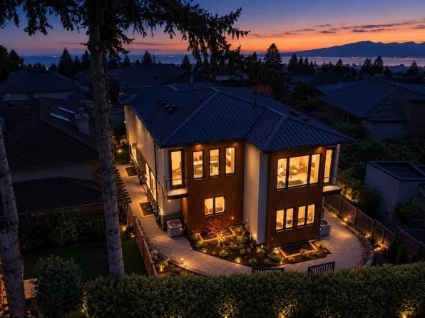 2378 Marine Dr, West Vancouver, BC V7V 1K8