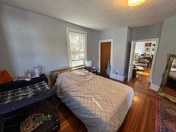 4th image of 203 Holland St #2