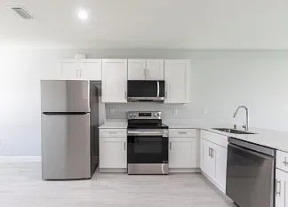 3 bed, 2.0 bath, $1,600 — Photo 4