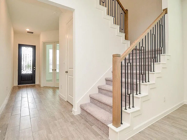 3811 Hermitage Dr — Photo 13