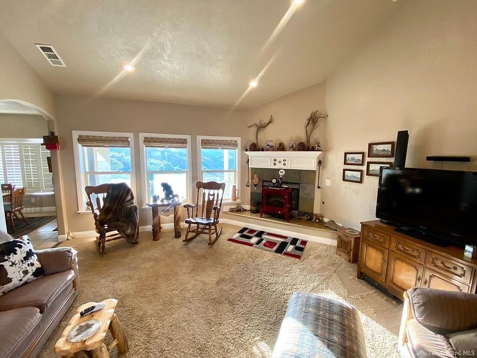 24861 Diamond Ct, Tehachapi, CA 93561 Zillow