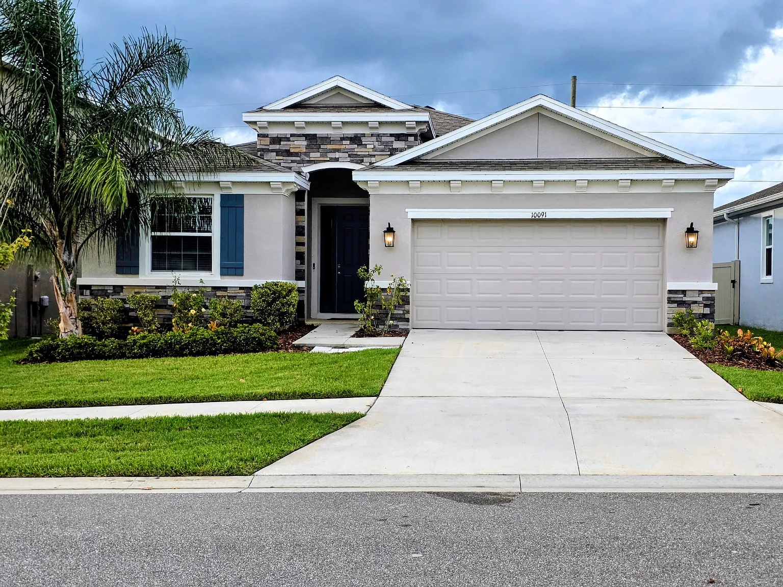 4 bed, 2045 sqft, $2,495 — Photo 1