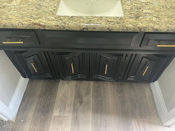5th image of 414 Tanglewood Dr