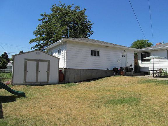 4th image of 132 Riverview 6 W