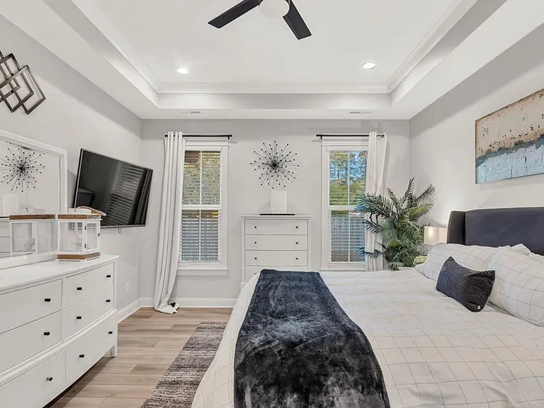 6712 Kenmore Dr — Photo 9