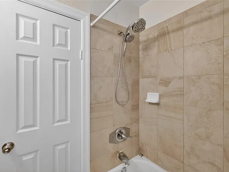 706 Mission Dr — Photo 36