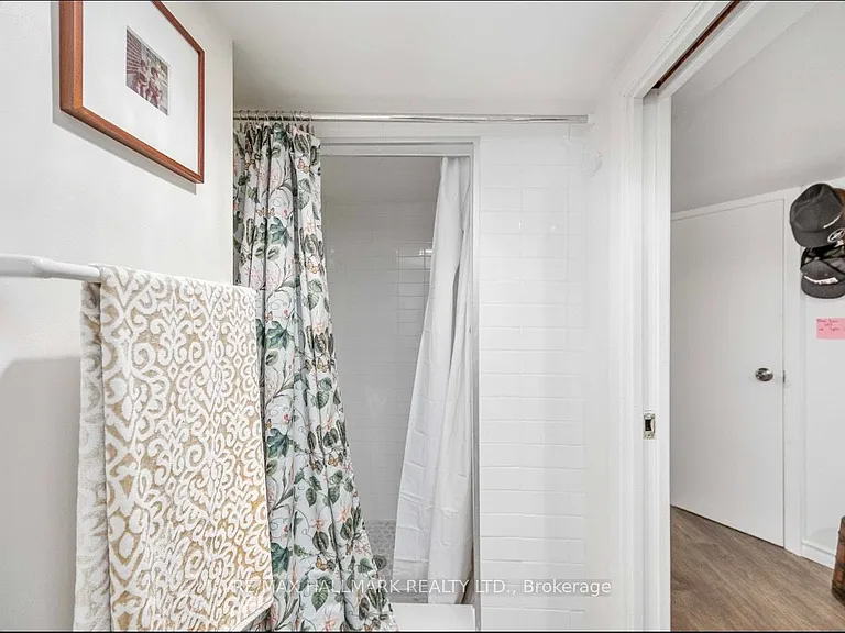 43 Stanhope Ave #LOWER — Photo 8