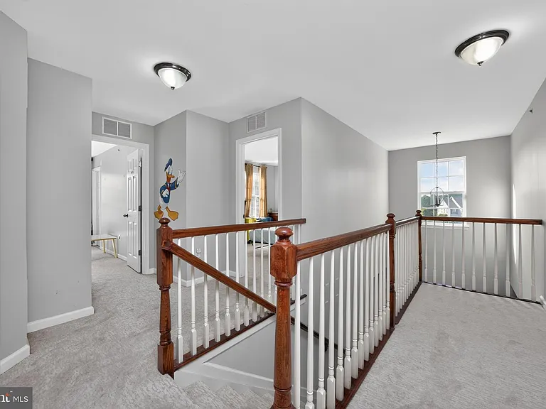 271 Fairfield Cir W — Photo 13
