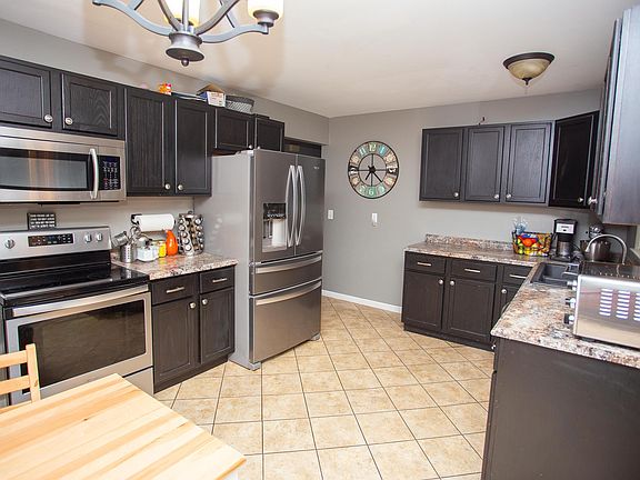 3rd image of 1729 Forest Dr