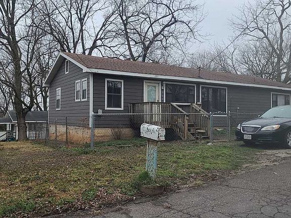 2nd image of 201 N Elm St