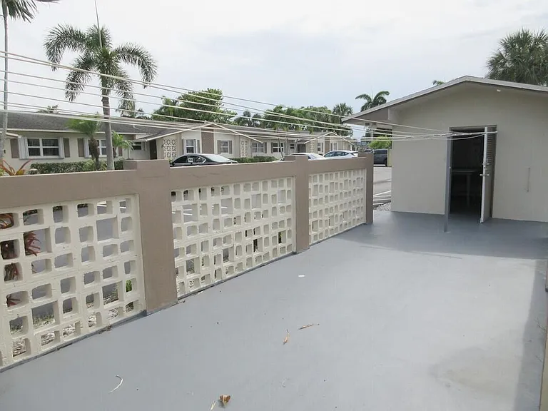 2572 Emory Dr E #J — Photo 21