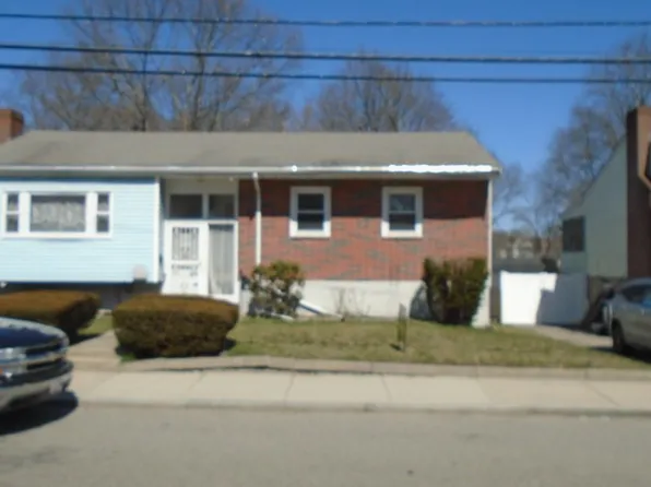 41 Messinger St, Mattapan, MA 02126