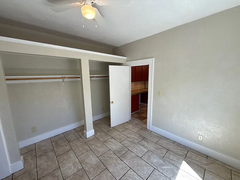 291 Clay St W #3 — Photo 13