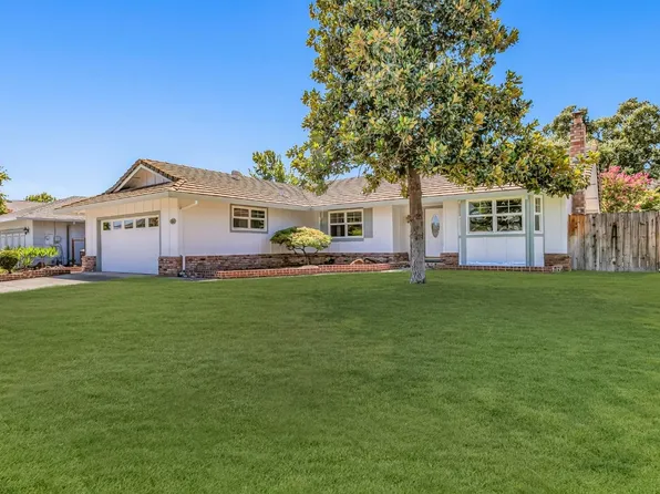 166 Salinas Dr, Vacaville, CA 95688