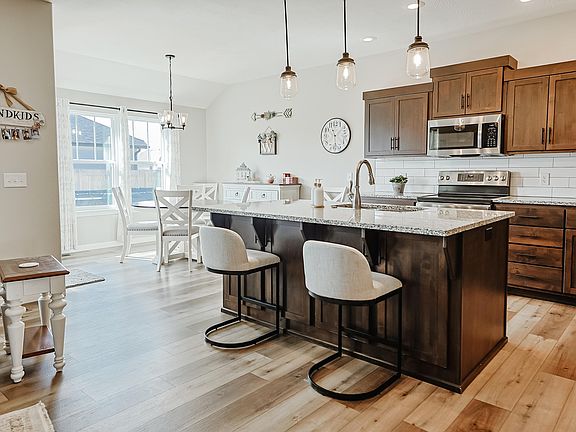 5th image of 2822 E Bradford Street