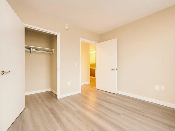 1524 Sheepshead Bay Road image 6 of 24