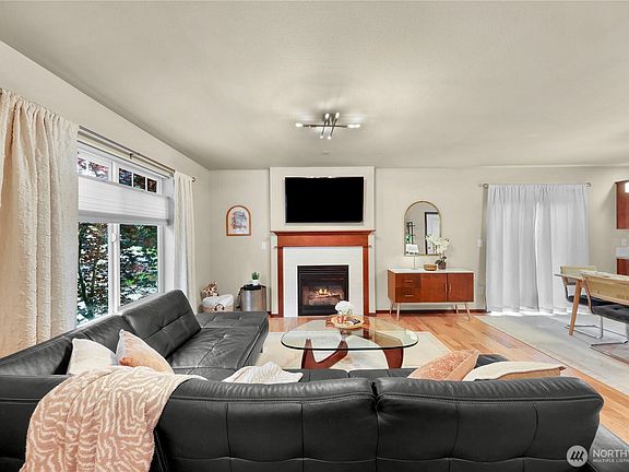 3rd image of 4329 Sumac Lane