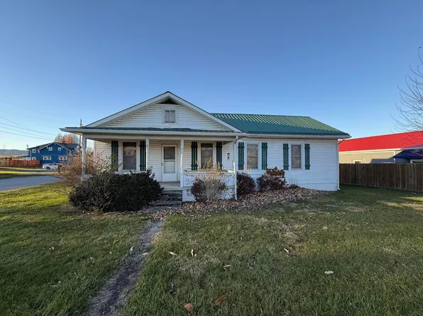 112 2nd St, Lewisburg, WV 24901