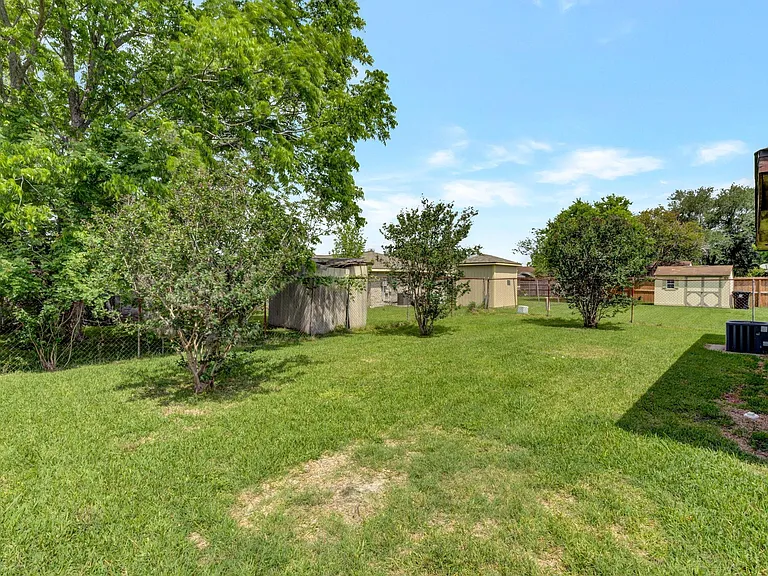 12718 Panay Dr — Photo 25