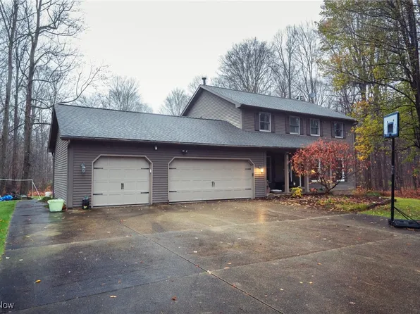 17330 Curry Ln, Chagrin Falls, OH 44023