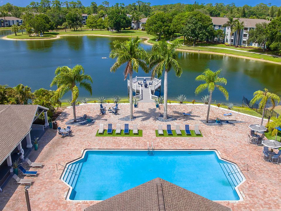 Soak up the sun by the pool or relax on the scenic docklife at Grand Oaks blends luxury with laid-back lakefront charm.