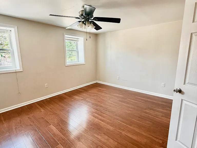 1202 Sarah St #1 — Photo 9