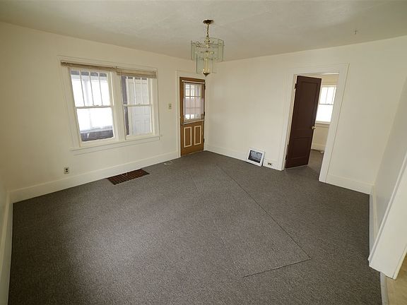 4th image of 409 W Garfield Ave