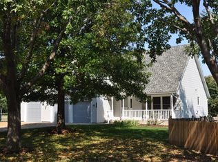 15732 Horton Ln, Overland Park, KS 66223