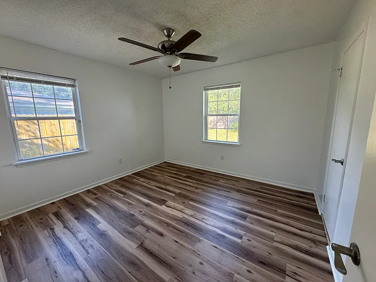 206 Pineview St — Photo 12
