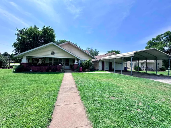 304 N Main St, Waukomis, OK 73773