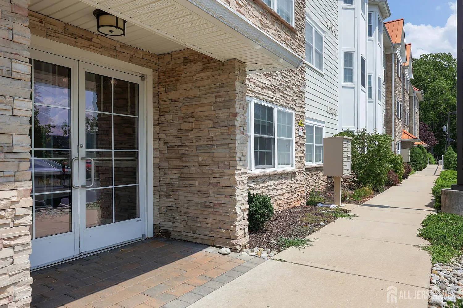 2 bed, 2.0 bath, $2,495 — Photo 3