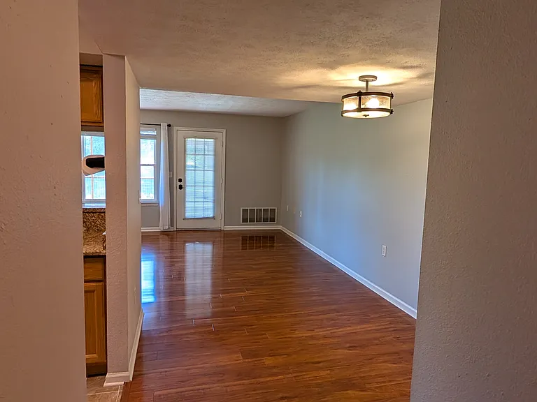 1468 Millbrook Trl — Photo 4