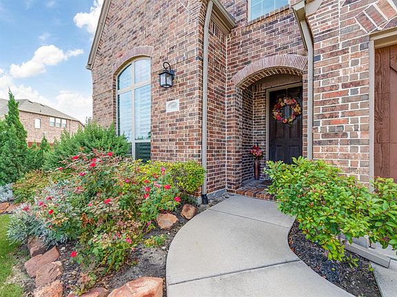 4th image of 1001 Mesa Crest Dr