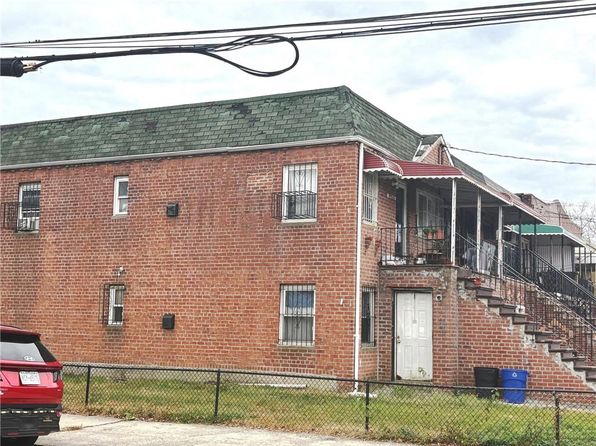 new-york-city-new-york-458390662 picture