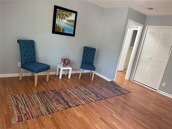 5th image of 1086 Jolly Ave #11