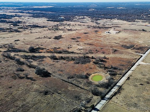 3rd image of 2 Holiday Rd