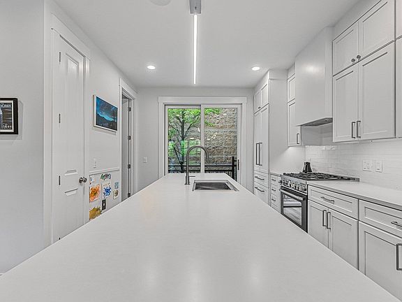 5th image of 204 Boardman Ave