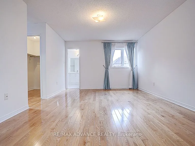 137 Laramie Cres — Photo 19
