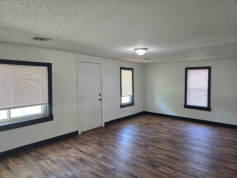 3028 NW 32nd St — Photo 10