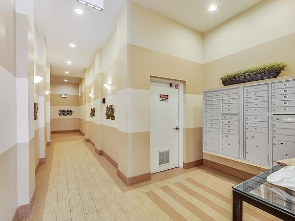 4th image of 4755 N Washtenaw Ave APT 406