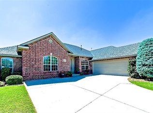 2920 Highland Ridge Dr, Norman, OK 73069