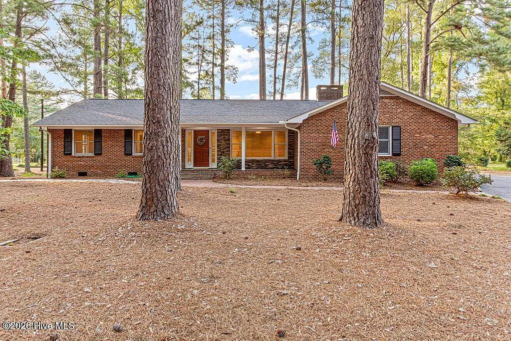 3 bed, 2.5 bath, 2003 sqft, $2,350 — Photo 1